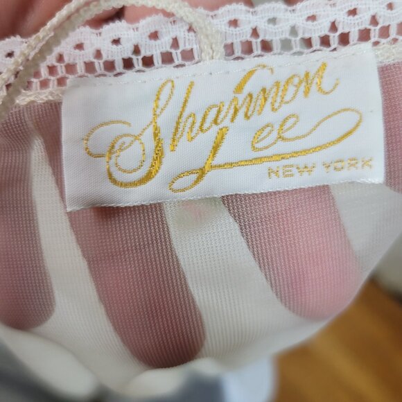 Vintage Shannon Lee Sheer Robe Nylon Medium Floral Embroidered Peignoir *FLAW* - Picture 11 of 12